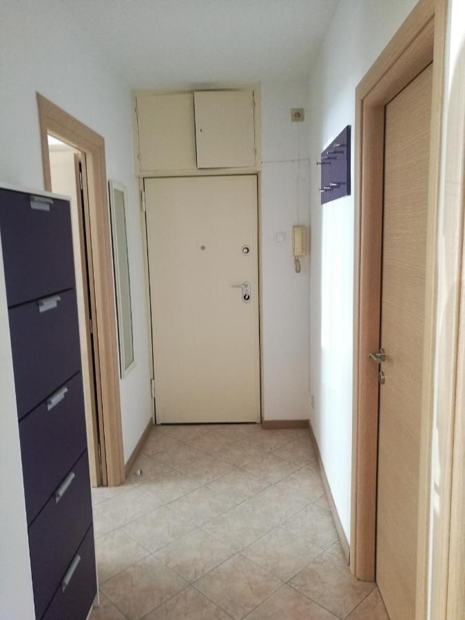 Nice And Cozy Two Single Bed Room Split Buitenkant foto