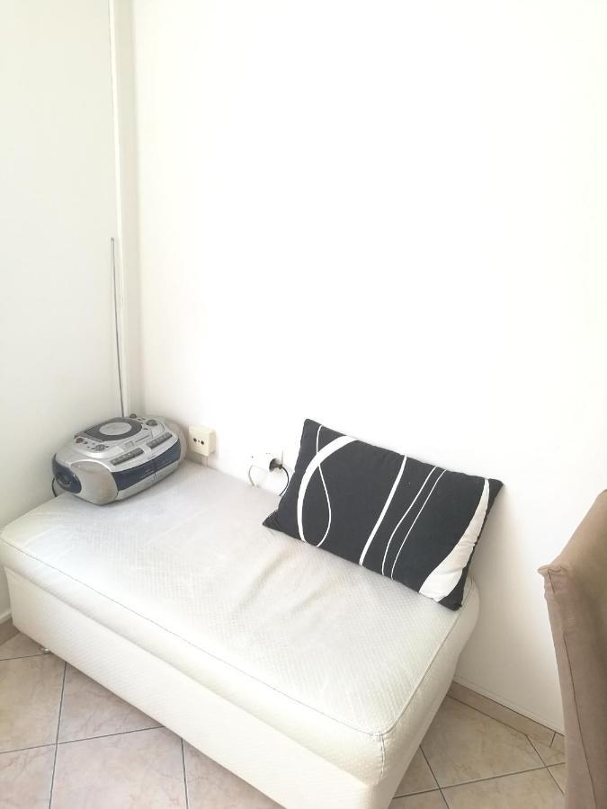 Nice And Cozy Two Single Bed Room Split Buitenkant foto