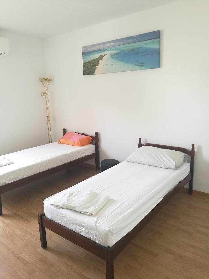 Nice And Cozy Two Single Bed Room Split Buitenkant foto