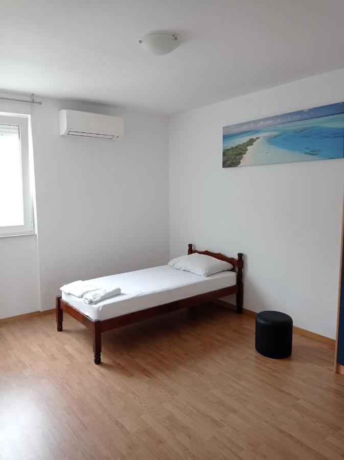 Nice And Cozy Two Single Bed Room Split Buitenkant foto